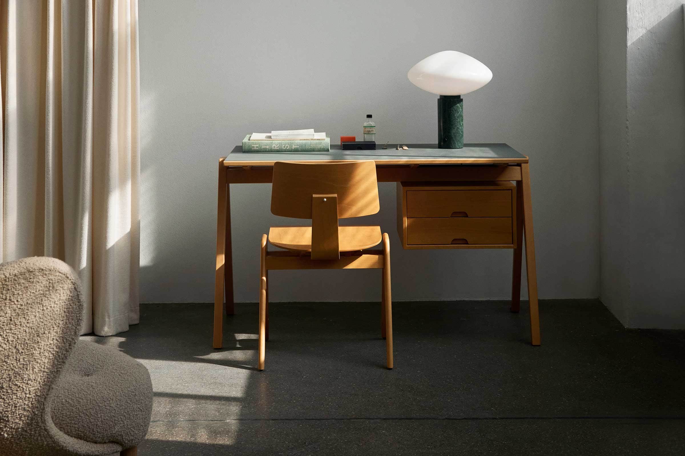 Bureau/Table 'Daystak'</br>'&Tradition'. Plusieurs finitions