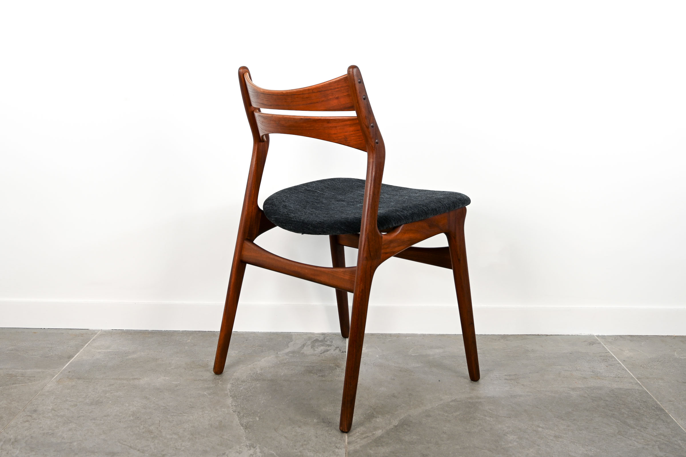 6 Chaises de Table en Teck </br>Designer: 'Erik Buch' – Image 5