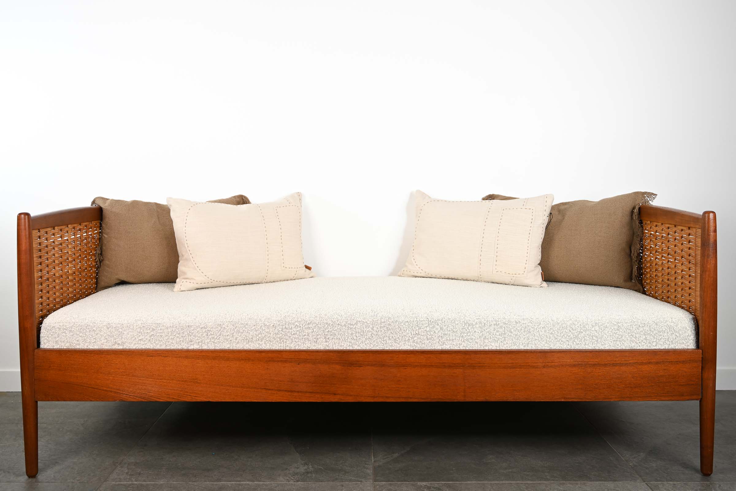 2 Lits en Teck / Daybed re-tapissé