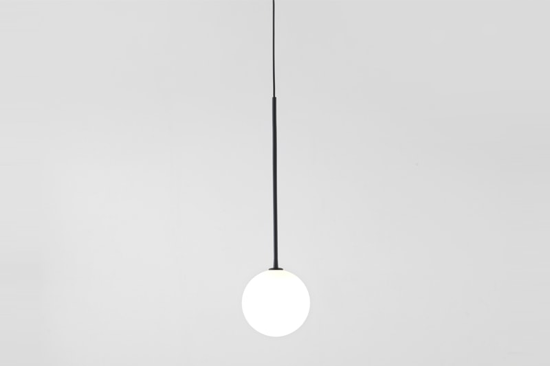 Suspension Acier & Opaline </br> Modèle 'Ball' 2 Finitions – Image 2