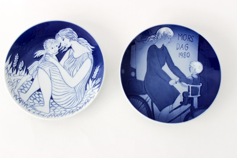 Plats 'Fête des Mères'</br> Faïence ‘Royal Copenhagen’ – Image 4