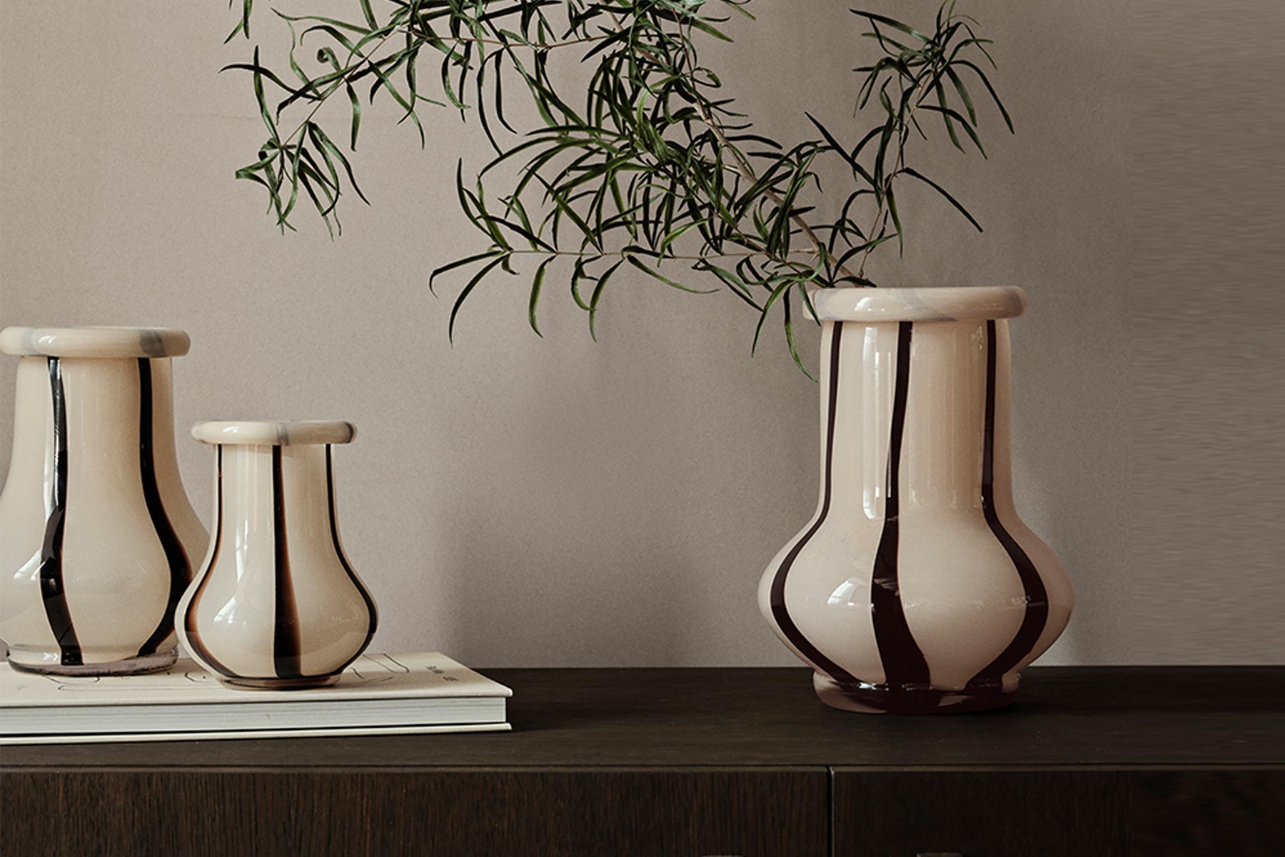 Vase 'Riban'</br>Marque: 'Ferm Living'. 3 tailles