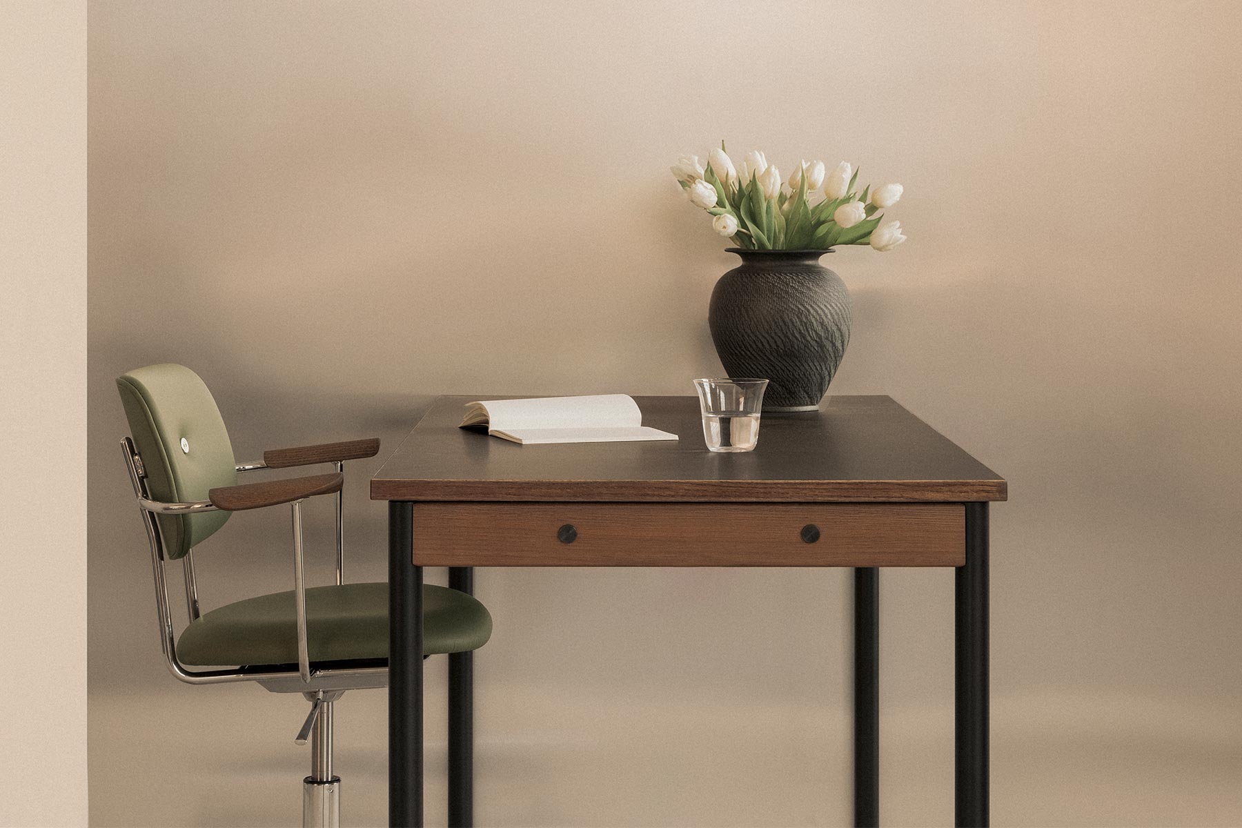 Table/Bureau 'Co Table'</br>Audo Copenhagen. Finitions au choix