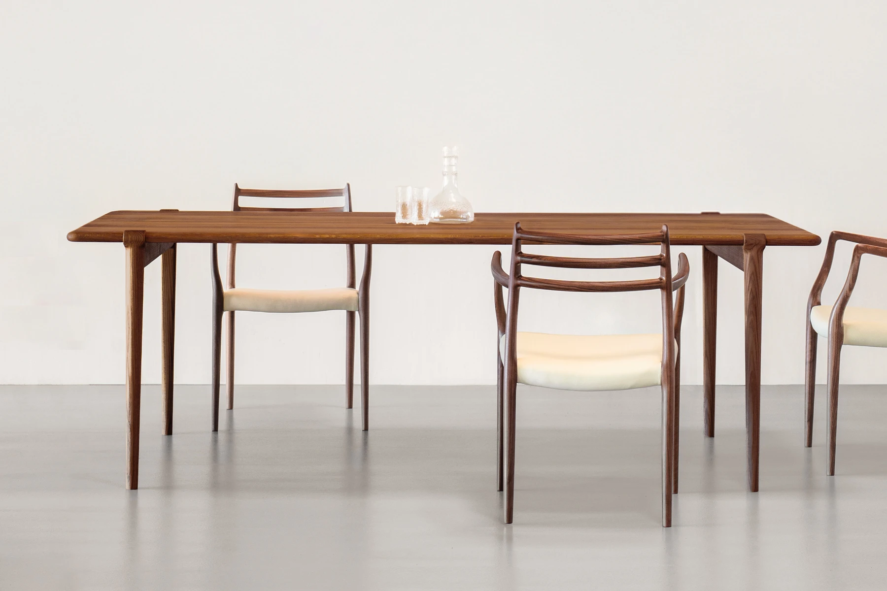 Table de Repas en Noyer </br>'J. L. Møller' 2 Tailles