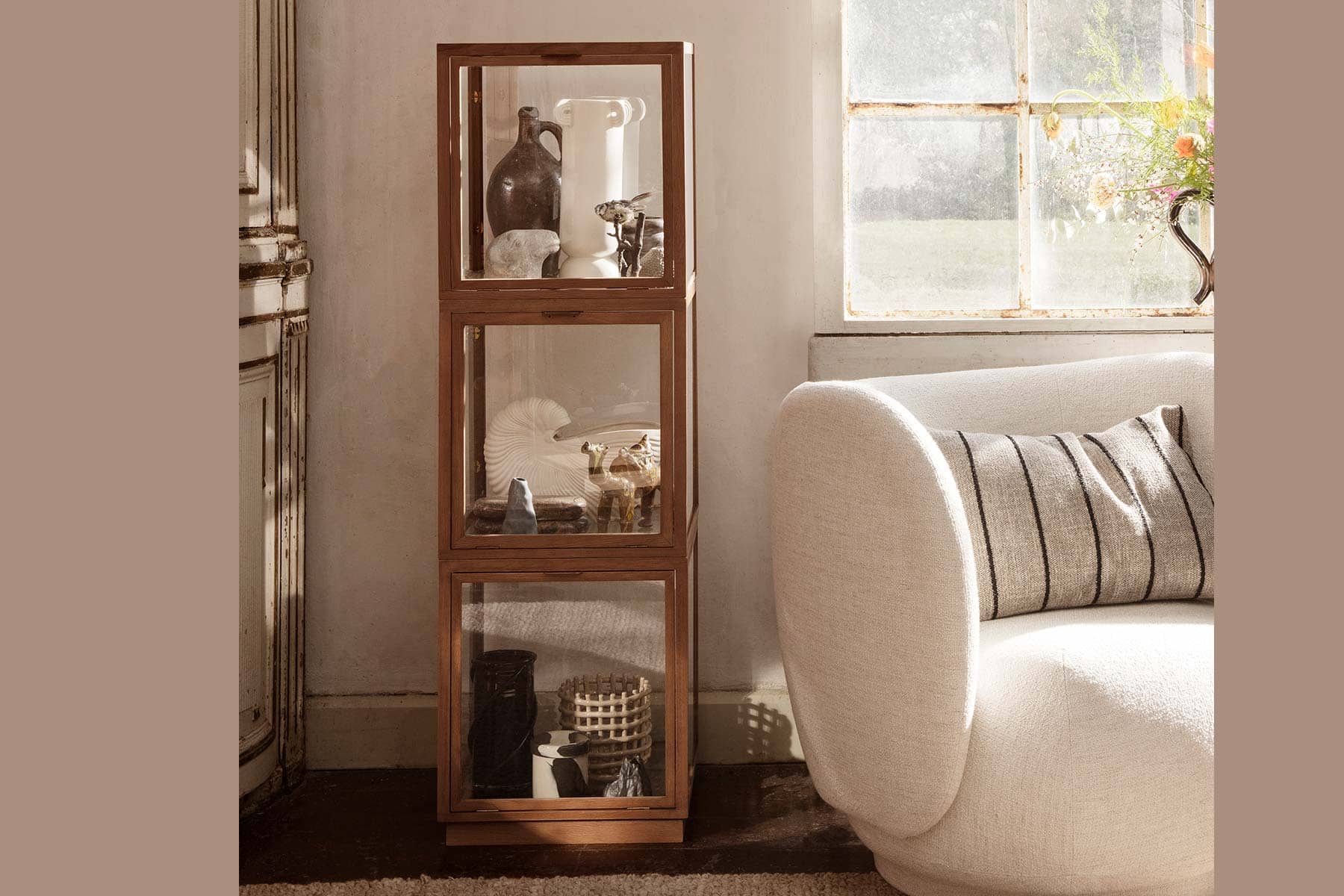 Vitrine en Chêne 'Miru'</br>Marque: 'Ferm Living'. 2 finitions