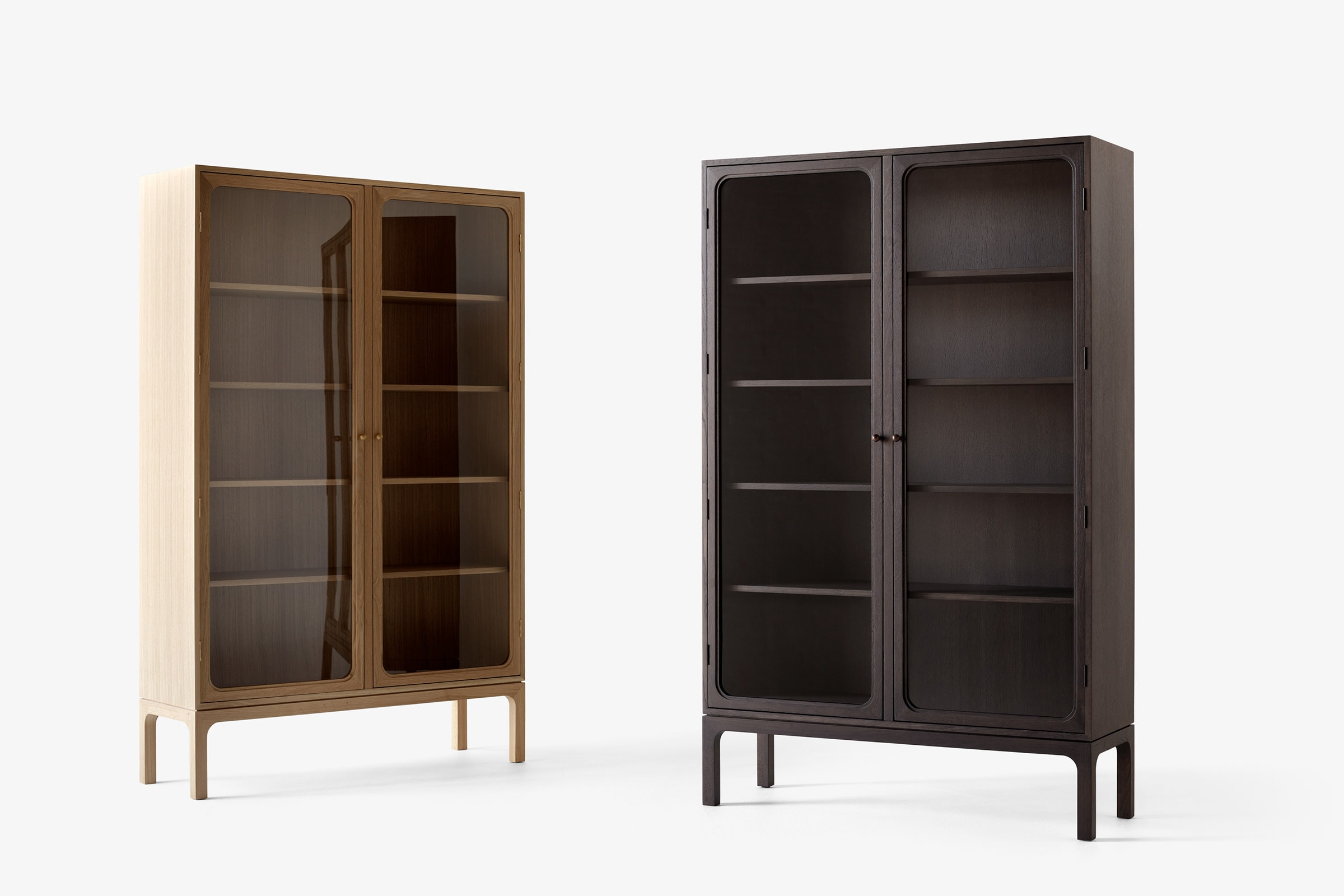 Vitrine ‘Trace’</br>Marque: &Tradition. 2 finitions